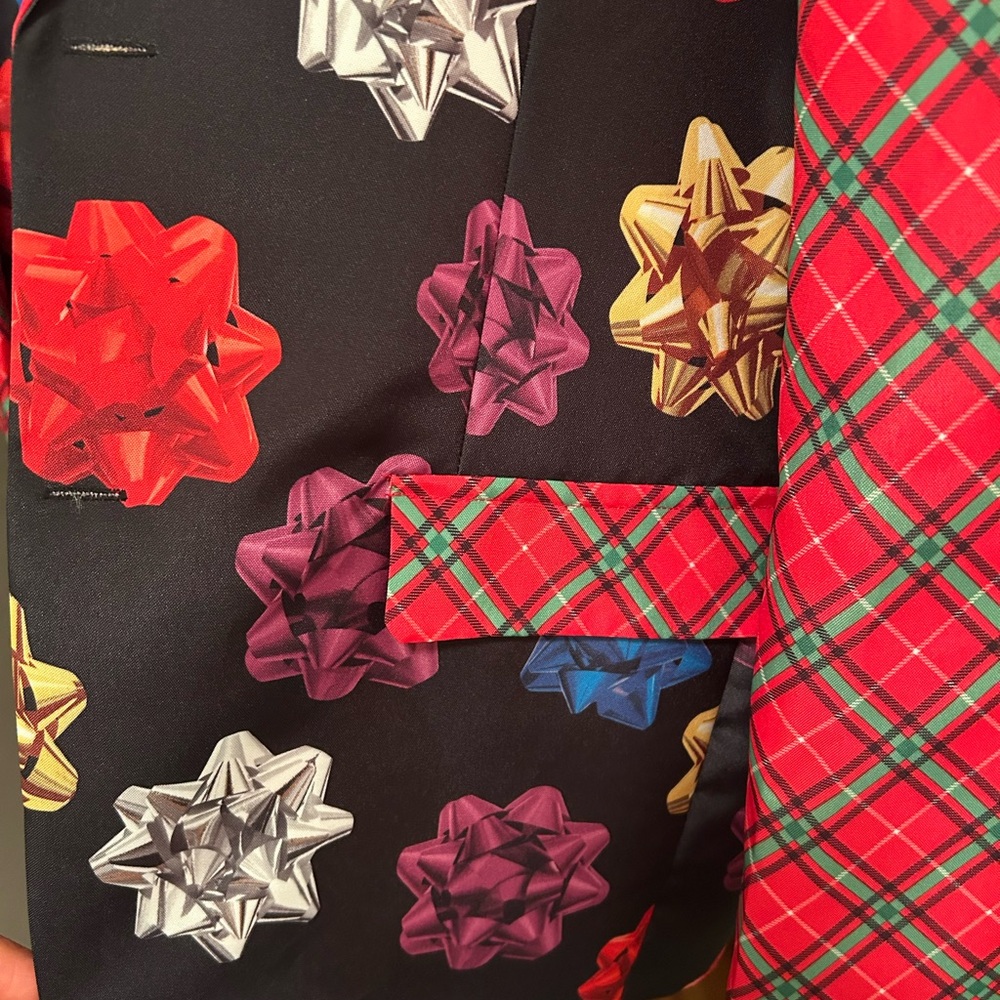 Holiday Time Plaid and Bow Print Jacket with matchingTie